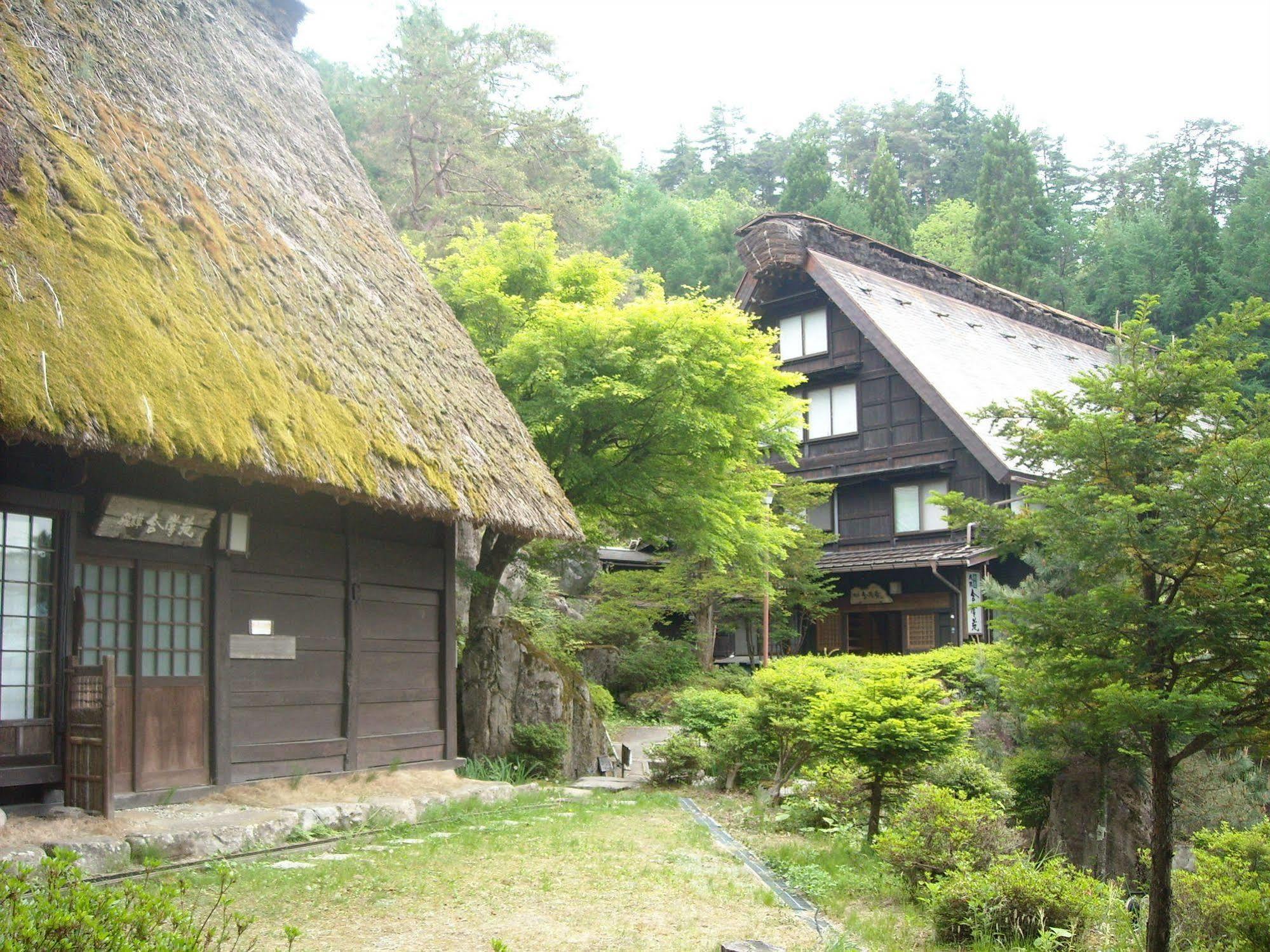 Отель Hida Gasshoen Такаяма Экстерьер фото